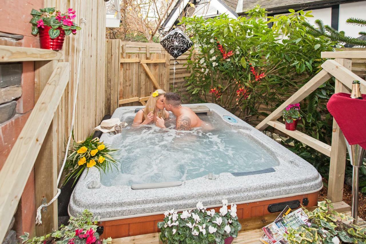 Windermere Boutique Hotel Spa Suites & Hot Tubs Exterior photo